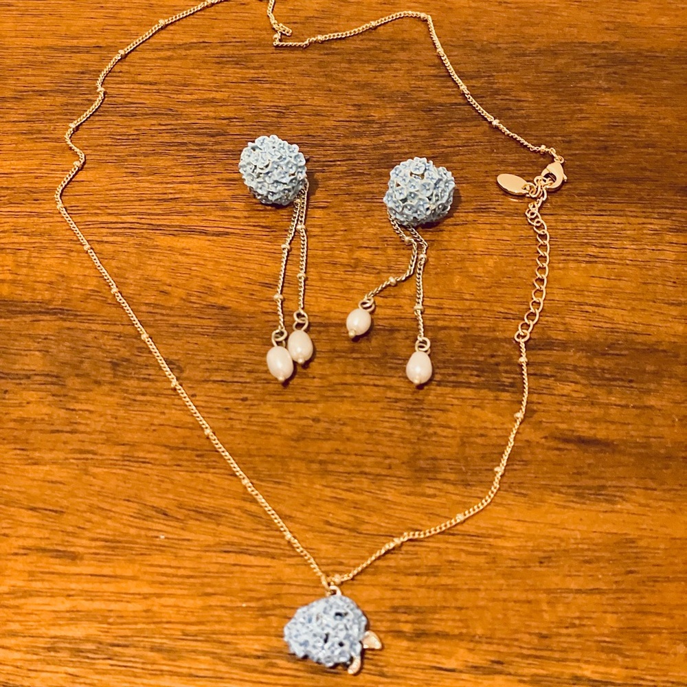 les nereides hydrangea earrings + necklace set(original $365) with box&dust bag